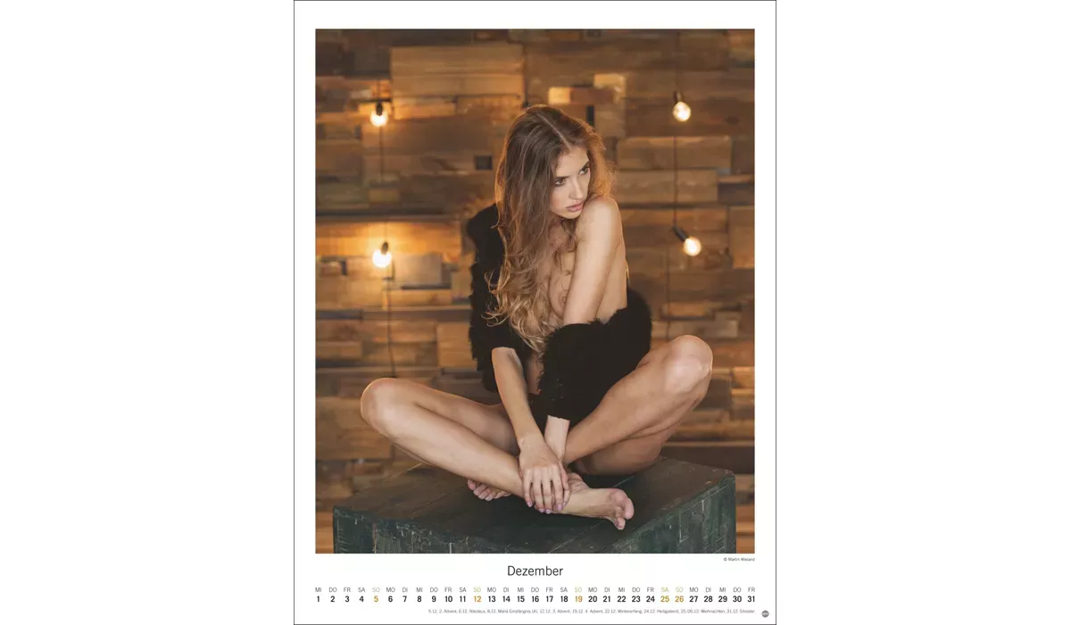 advertising calendar: Hot Girls 2027