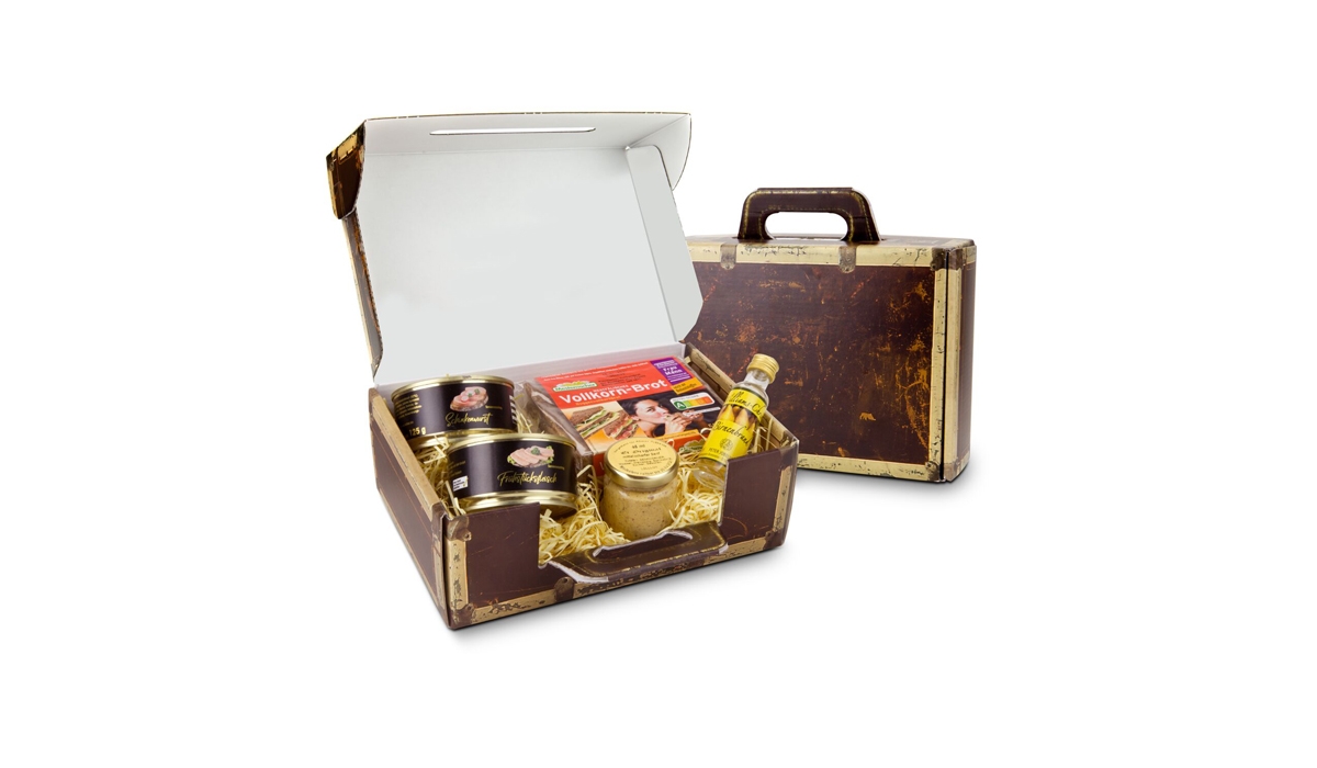Gift box / Present set: Packed travel case