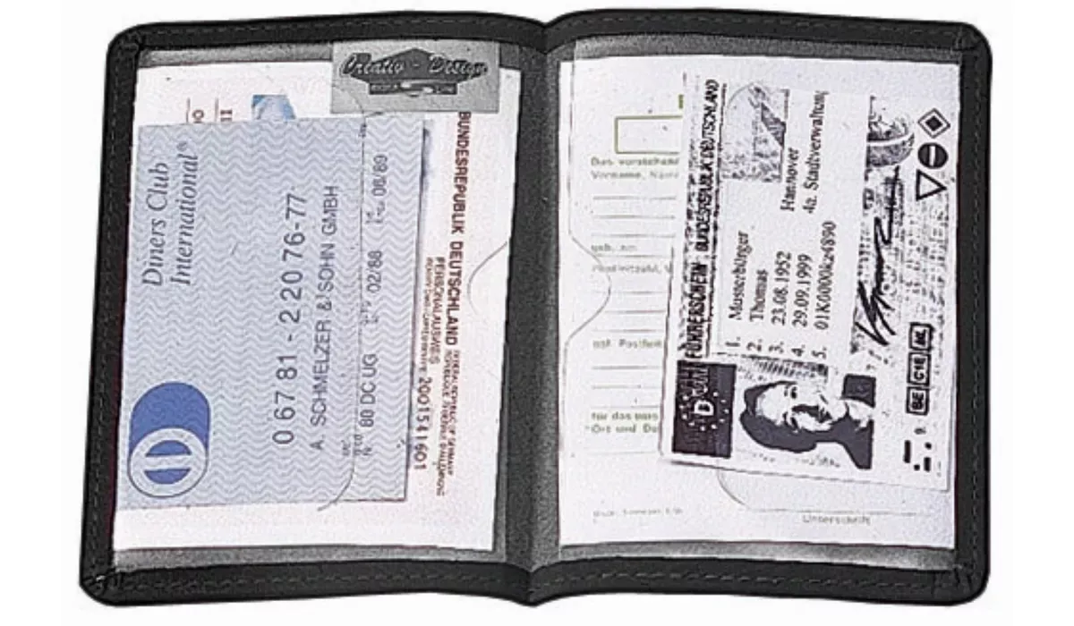 Ausweistasche Paper Label 2G schwarz gefüttert