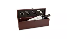 Gift box/Present set: Wooden box with wine accessories